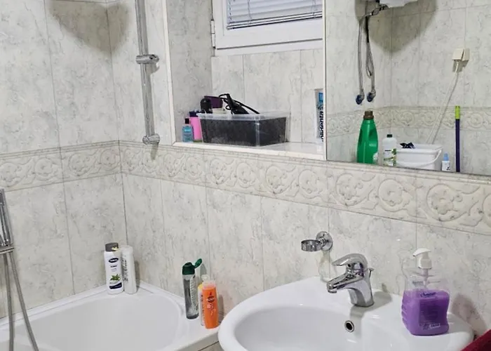 Old Bell Apartment *